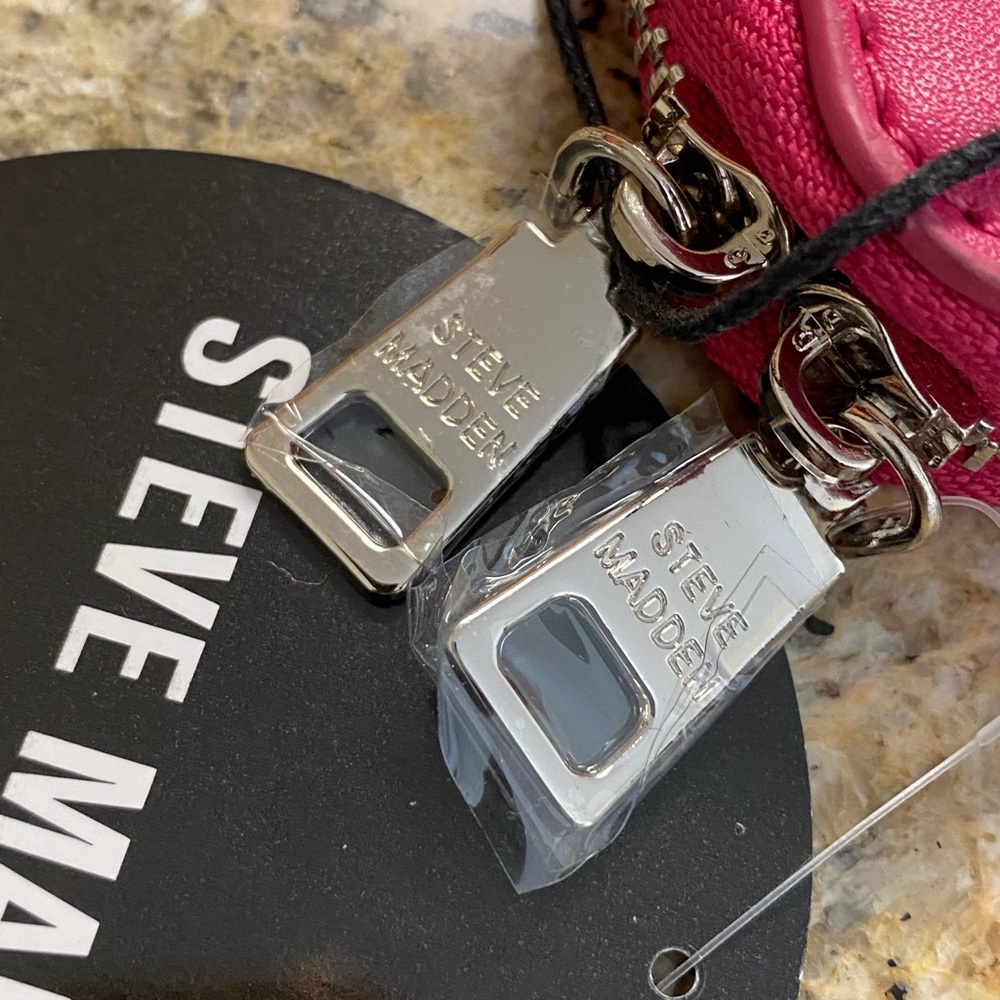 STEVE MADDEN PHONE CROSSBODY - Picture 7 of 12